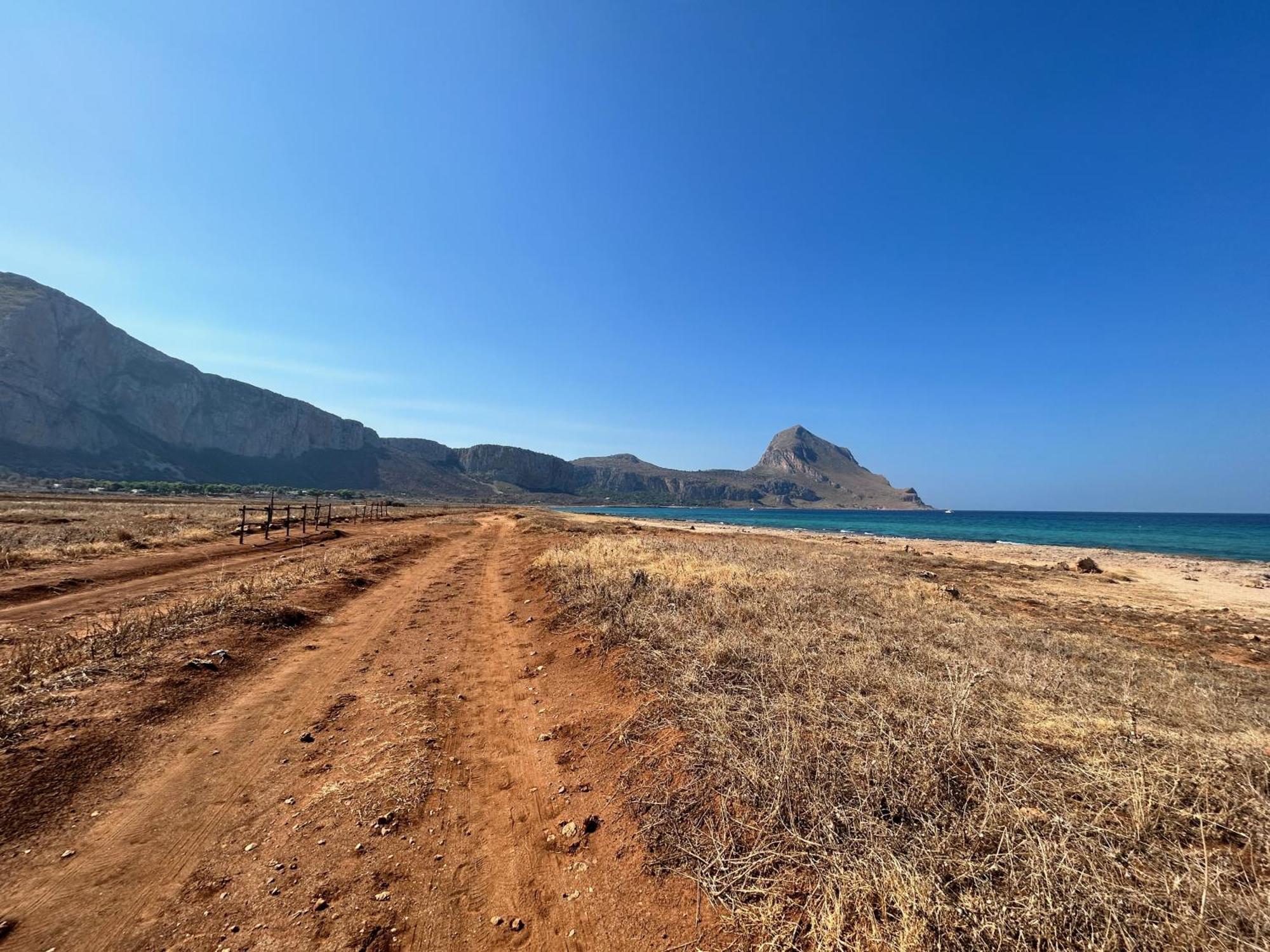 L'Oasi Una Pineta Sul Mare Кустоначи Экстерьер фото